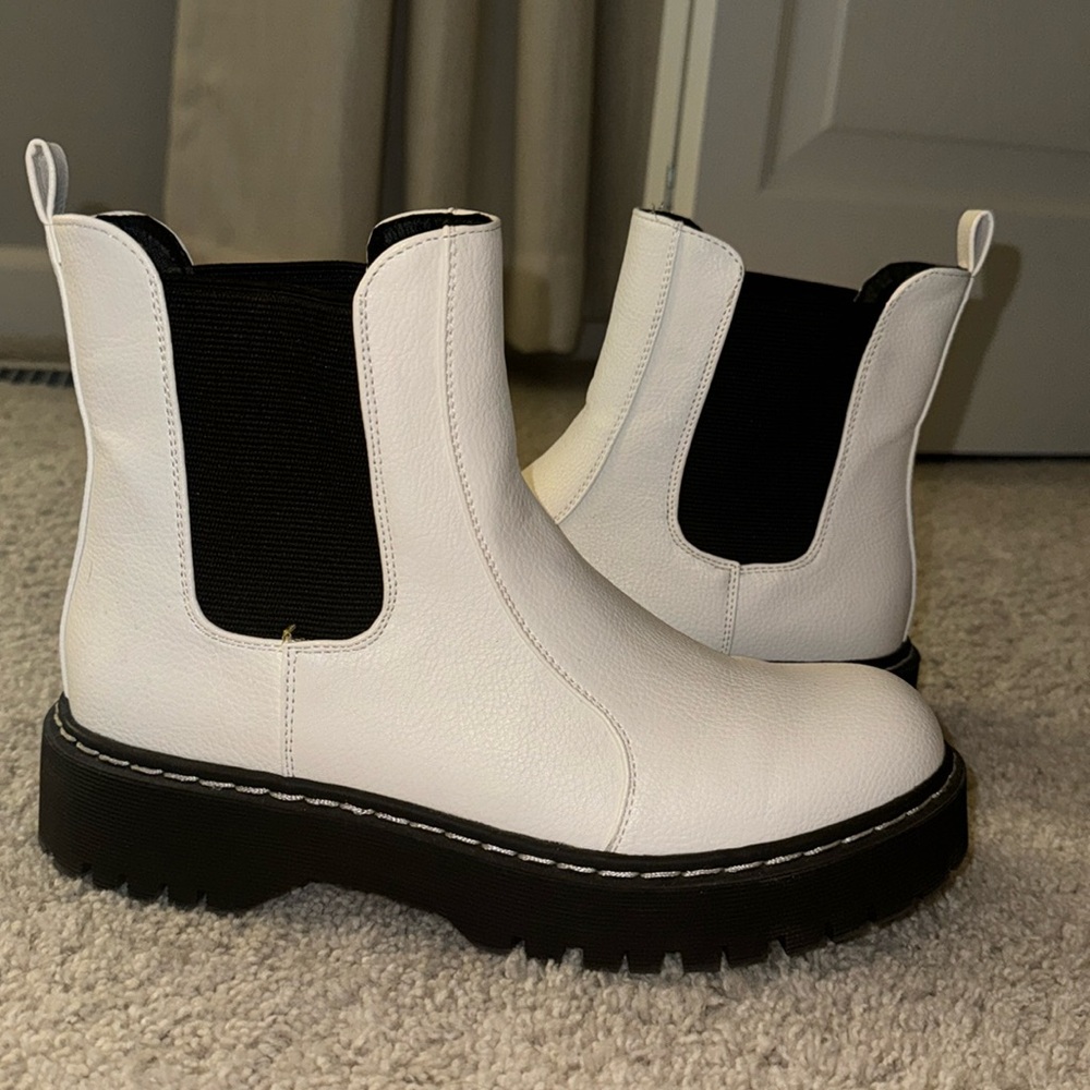 sincerely jules chelsea boots